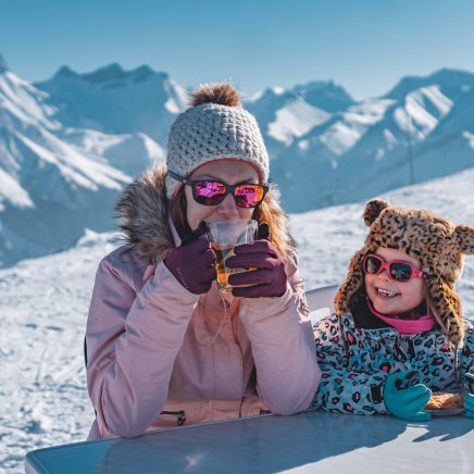 ©CorbierTourisme_H22-23_Déjeuner Chalet 2000 (24)